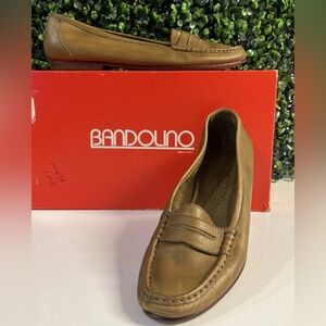 *Vintage Bandolino Khaki Loafer Slip-on Genuine Leather Size 7.5